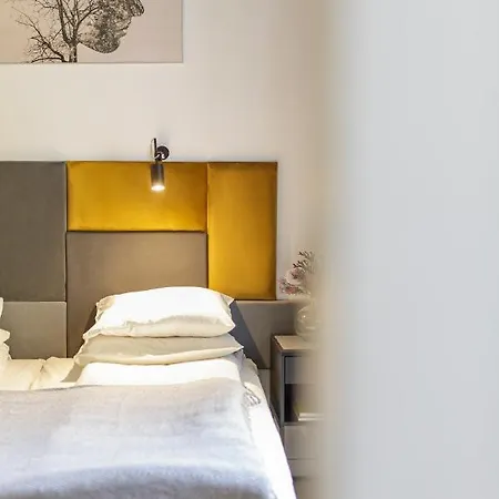 Homewell Zelazko Апартаменти