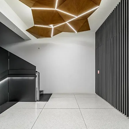 Homewell Zelazko Апартаменти